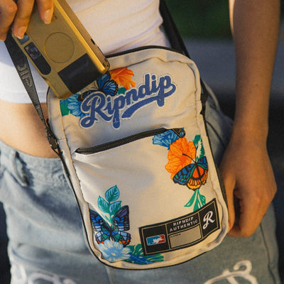 Rip N Dip - Bolso Crossbody Los Ripndip Off White - Lo Mejor De Rip n Dip - Solo Por $59990! Compra Ahora En Wallride Skateshop