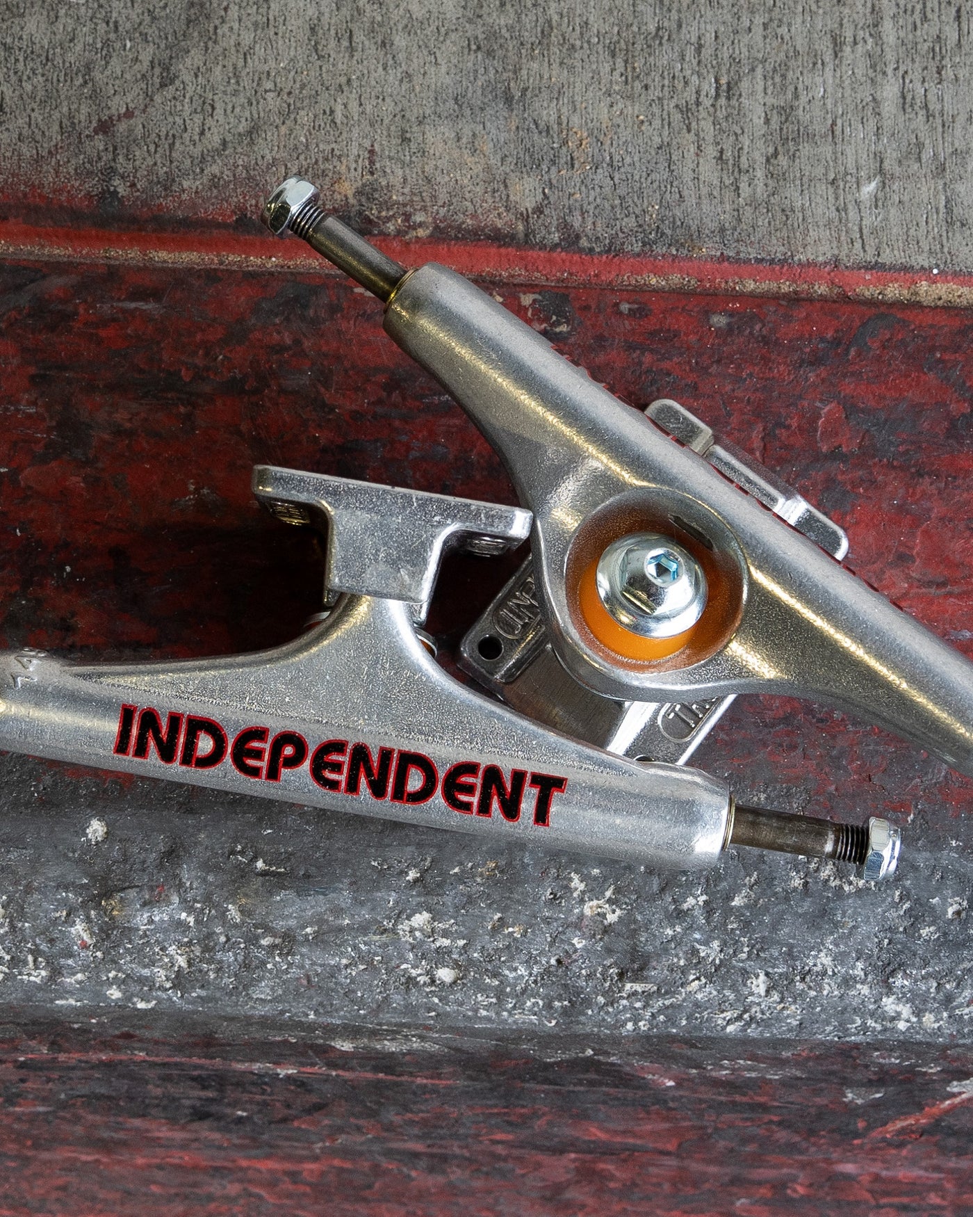 Independent - Trucks Bauhaus Inverted Kingpin Polished Silver Mid 159 - Lo Mejor De Independent - Solo Por $54990! Compra Ahora En Wallride Skateshop