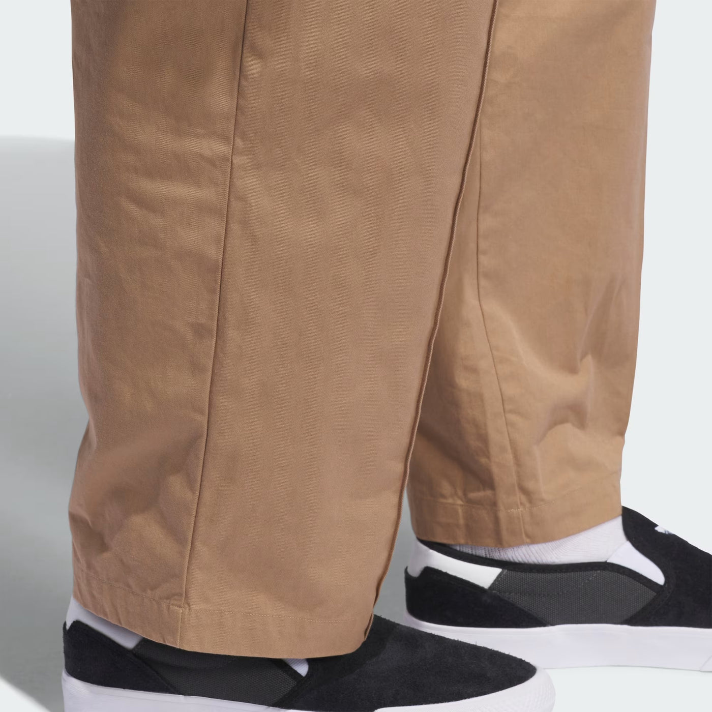 Adidas - Pantalón Pintuck Cardboard JX0274 – Wallride Skateshop