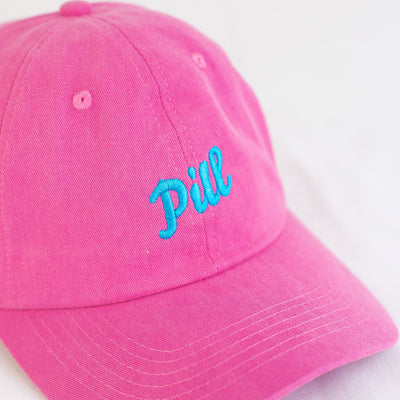 Pill - Gorro Dad hat Script Logo Light Pink
